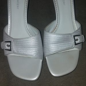 Naturalizer Womens Grey Shoes Sz 6.5